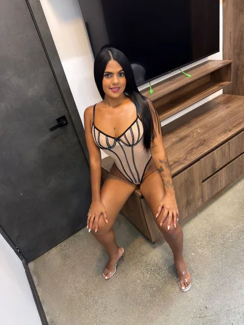 Angy rica morena con unas nalgas deliciosas en Medellín