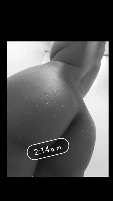 NICOLLE , JOVENCITA FLACA CON CULO DELICIOSO Y UNA CARITA PÍCARA en Medellín