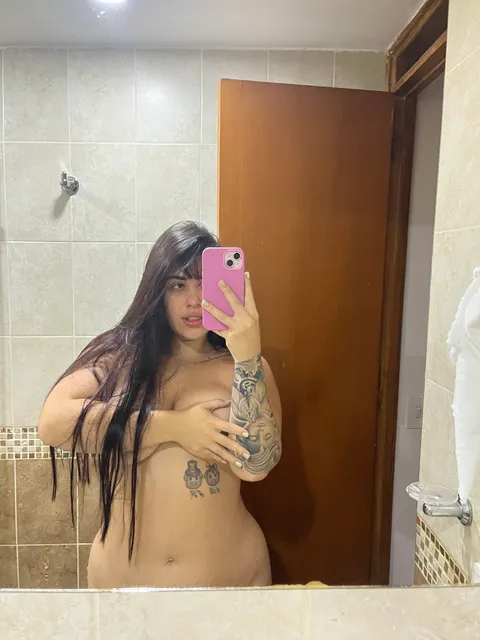 Jovencita natural, trosa y súper carismática en Medellín